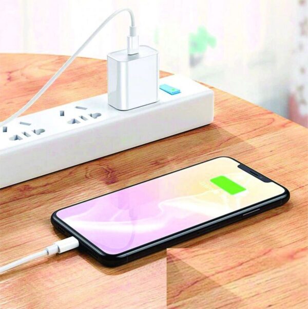 25W PD Fast Charger For iPhone with USB-C to Lightning Cable (Generic) - Image 3